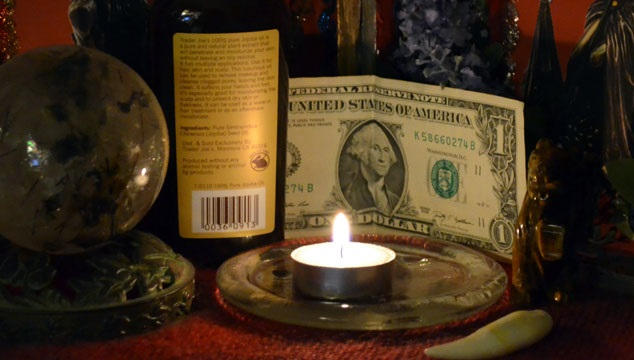 Ritual para atraer dinero y finanzas positivas con el tarot.